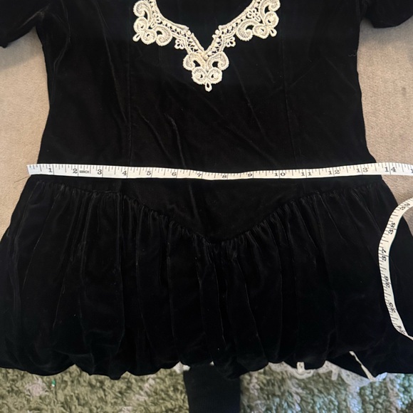 80s Vintage Jessica McClintock Black Velvet Lace-Trim Midi Dress - Picture 8 of 9